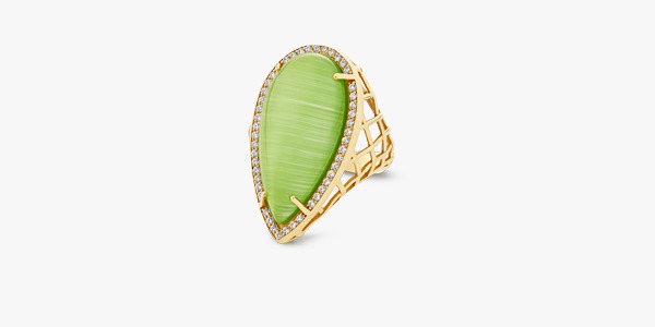 18K gold ring set with zirconium and green opaline.