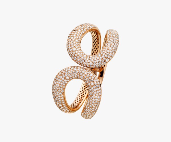 Rose gold bracelet set with diamonds.
